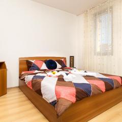 Lovely 1BD Apartment close to the Summer Theatre by Flat Mаnager