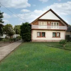 Vadkacsa apartmanház medencével