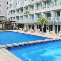 High Livin Apartment Ciumbuleuit