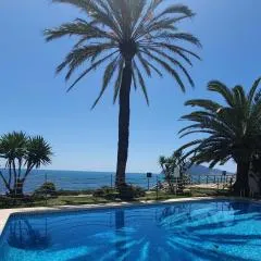SOLETE - Apartamento con vistas, acceso directo al mar, piscina y parking by Redi