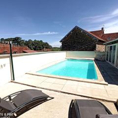 JURA - Maison de village entière avec piscine