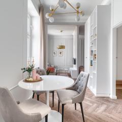 MARGI Aura LUX LARGE and VERY GLAM Studio