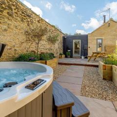 Rinstone Lodge, Thornton-Le-Dale. Moors cottage with hot tub