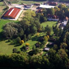 Heidegut Eschede Reitsportanlage und Feriendorf