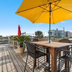 South Winds unit 2-Gorgeous Newly Updated Condo in the Heart of Gulf Shores!!