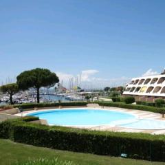 Superbe studio avec Loggia entre port et plage