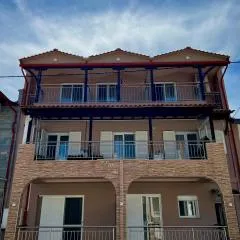 House Kiratsi