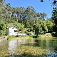 Charming House in Castelo do Neiva with Lake View B