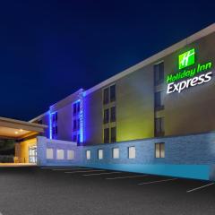 Holiday Inn Express Fairfax-Arlington Boulevard, an IHG Hotel