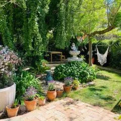 Charming apartment in a duplex with garden & balcony