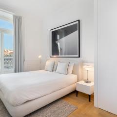 WHome The Boulevard Prime Location with AC & Elevator