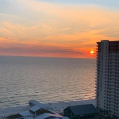 1717 Laketown Wharf 1 King Bedroom, 2 Bath