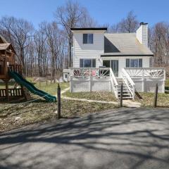 Cozy Poconos Mountain House with 3 bedrooms