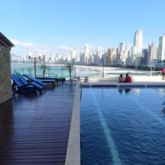 Apart um dormitório com vista para estrada da rainha