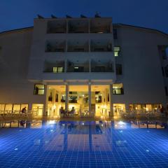 Kaftans City Hotel by RRH&R