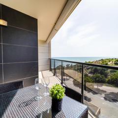 Primera línea de mar con piscina, gimnasio y parking 2 hab y 2 baños