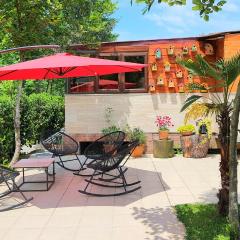 House & Yard Sesil L 90 m to beach