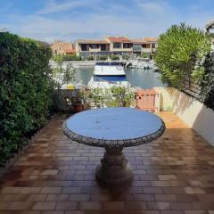 VILLA AUX CAPELLANS SUR LA MARINA POUR 4 PERSONNES - vue Marina - Parking - plage à 5 min à pied