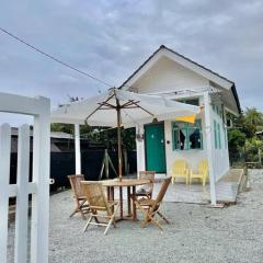 Sea Kecil Tiny House near Jetty of Kuala Besut