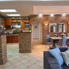 'The Seagull' Traditional Cottage