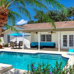 #5 Spectacular large 3 bedroom retreat with heated pool and HighSpeed Wi-Fi in Largo