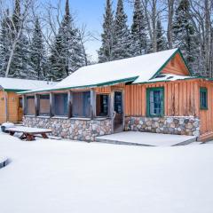 Scott's Twin Lakes Resort - Cabin 4