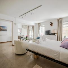 Gondola Rosa, incantevole vista sul canale