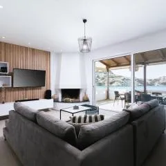 Beach front apartment with swimming pool