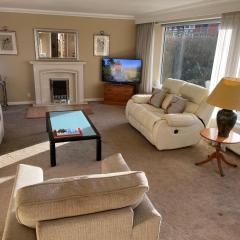 'Sounion' - Fabulous, spacious modern house with large private garden in Leafy Lytham