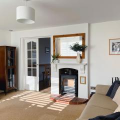 Bright & Cosy - Jacuzzi - Log Burner - King Beds