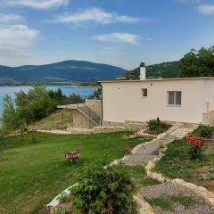 Vrlika, Peruća Lake Holiday House