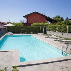 Residenza La Corte Visconti - Deluxe flat with pool and patio