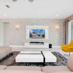 Stylish Family Home Private Pool/Spa 10min Disneyworld Sleeps 22