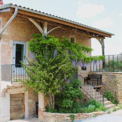 LE CLOS DES PIERRES ROUGES