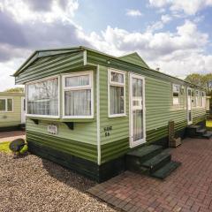 2 bedroom caravan in Lochlands leisure park