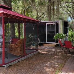 Sleep Birds glamping trailer 5min to the beach