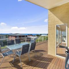 Seaview on Seaview Exceptional and Spacious With Sensational Views - BYO Linen