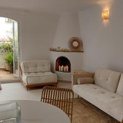 New Boho Home with Balcony, Private Garden and Communal Pool