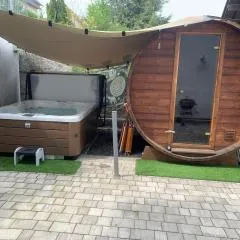 4 * Wohnung SPA Whirlpool & Sauna in Seenähe