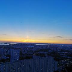 vue sur marseille, à côté calanque sugiton