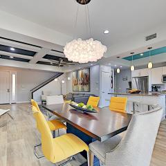 Ingraham Delight Chic Pacific Beach townhome with rooftop deck & central AC - walk to the beach