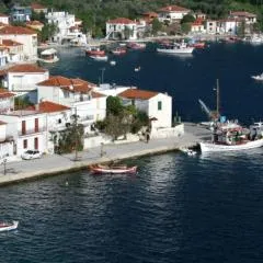 Μπροστά στο ναυάγιο Καλή τύχη