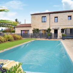 Stunning Home In Beaucaire With Wifi