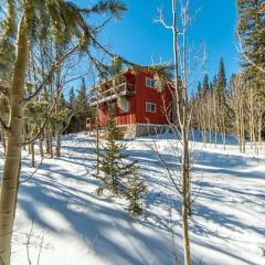 Enjoy the Creek Surrounded by High Mountain Peaks - Creekside Mountain Cabin