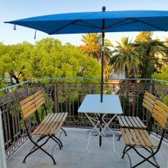 3 rooms, 2 bathrooms, in a villa. Lightfull, quiet and charm