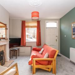 Lockwood St Cosy Central Victorian House in York with Parking Pass the Keys
