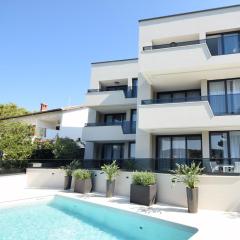 Premier Laguna Apartment