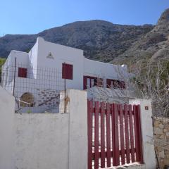 TINA'S HOUSE OUTSTANDING SEASIDE HOUSE Kamares Sifnos