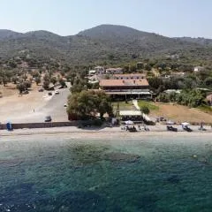 Aigeiros Apartments & restaurant