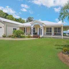 Island Getaway - Waterfront near Yamba